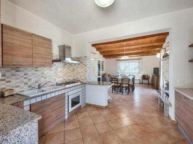 Casa indipendente con giardino in contrada pozzillo, Ragusa