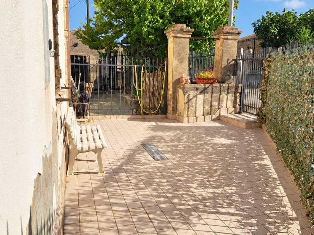 Casa indipendente con giardino in contrada villa andreoli 322, Lanciano