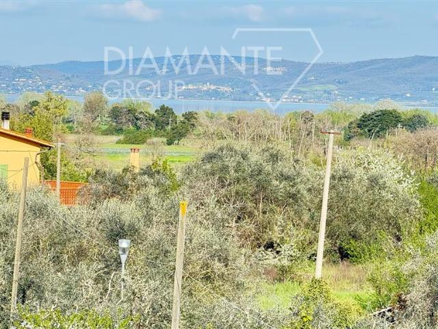 Casa indipendente con giardino in carraia, Castiglione del Lago