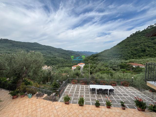 Casa indipendente con giardino in località ciantà, Stellanello