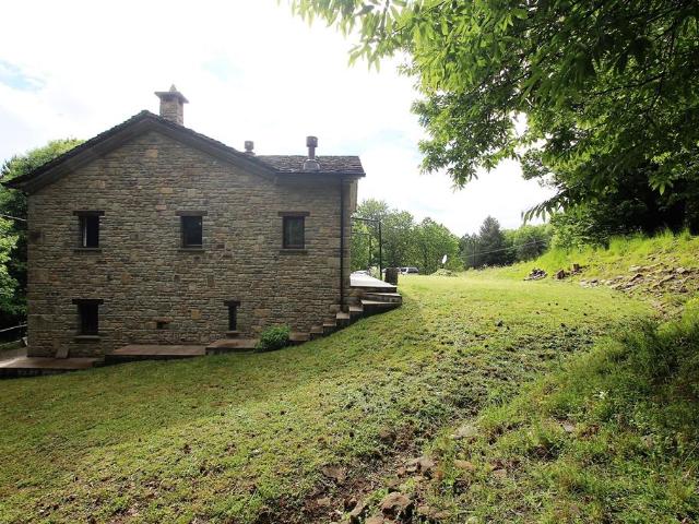 Casa indipendente con giardino in località monte pelato, Borgo Val di Taro