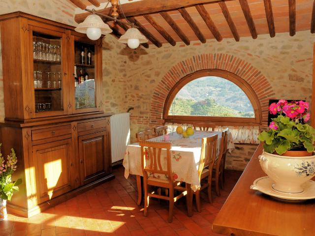 Casa indipendente con giardino in strada senza nome 5, Pescia