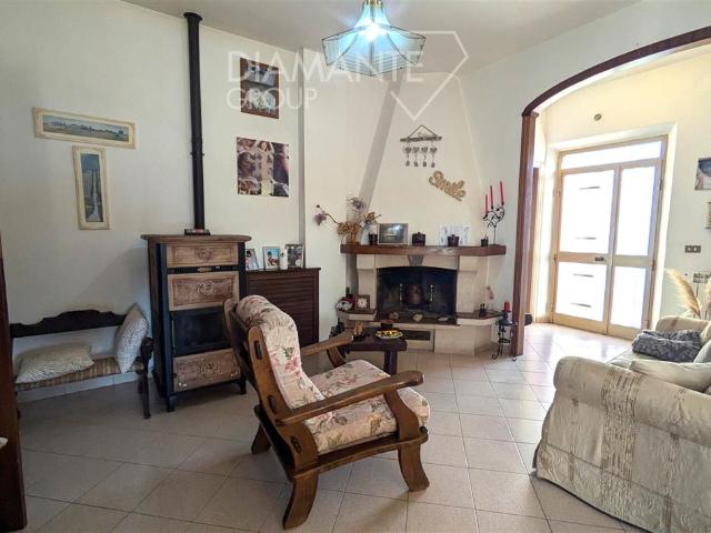 Casa indipendente con giardino in pozzuolo, Castiglione del Lago