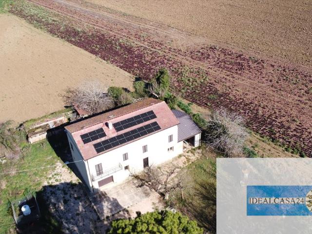 Casa indipendente con giardino in petriolo via san marco n. 4, Petriolo