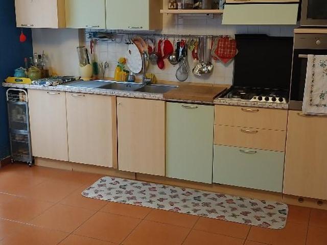 Casa indipendente con giardino in trasanni, Urbino
