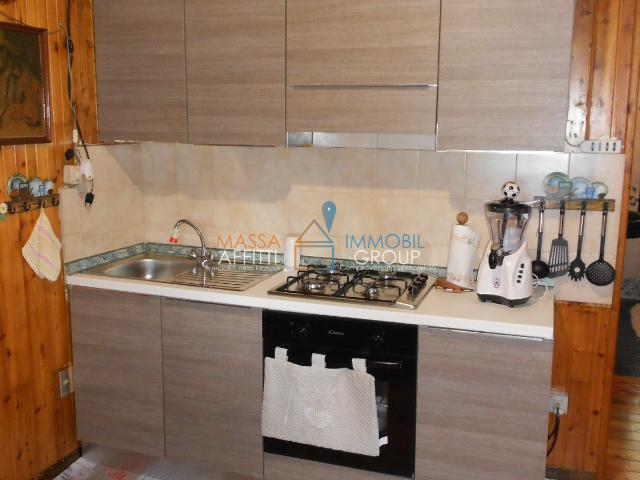 Casa indipendente con giardino in via alteta 112, Massa