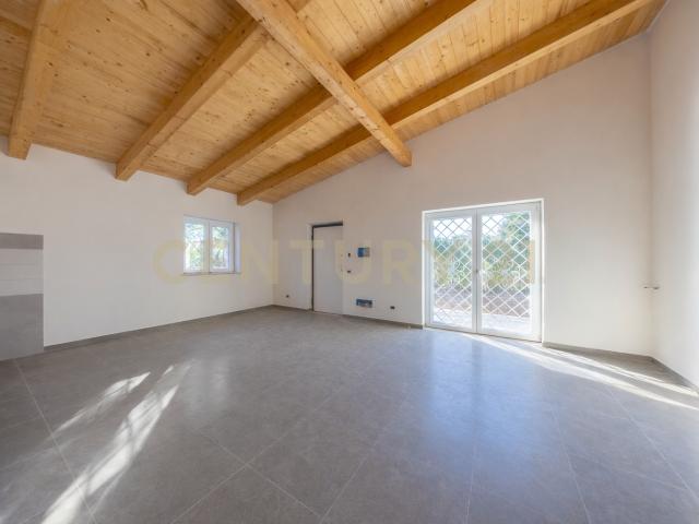 Casa indipendente con giardino in via basento 4, Aprilia