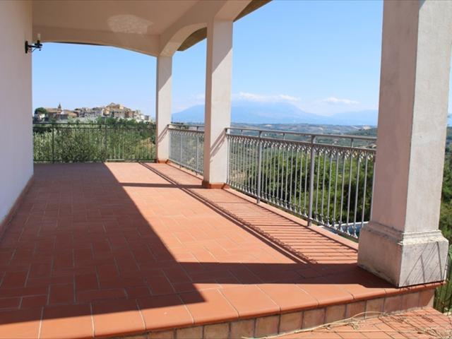 Casa indipendente con giardino in via belvedere 27, Collecorvino