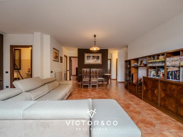 Casa indipendente con giardino in via borghetto 4, Casalino
