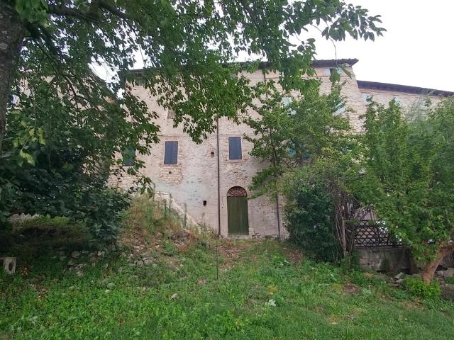 Casa indipendente con giardino in via castello 94, Zocca