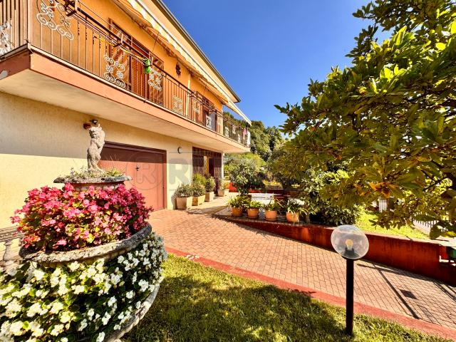 Casa indipendente con giardino in via carducci 4, Cornedo Vicentino