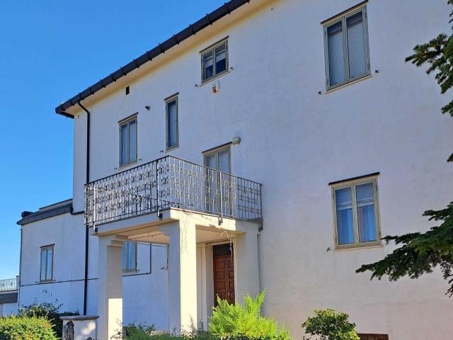 Casa indipendente con giardino in via colle della fonte 94, Frisa