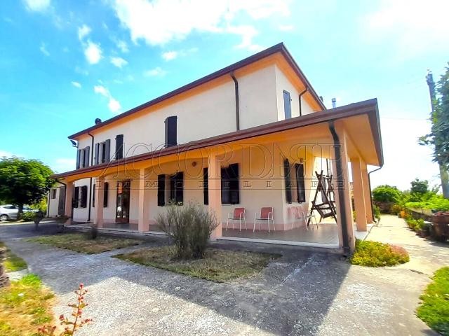 Casa indipendente con giardino in via croce 796, Salara