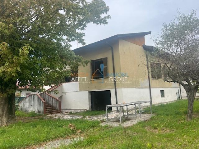 Casa indipendente con giardino in via del casone 24, Massa
