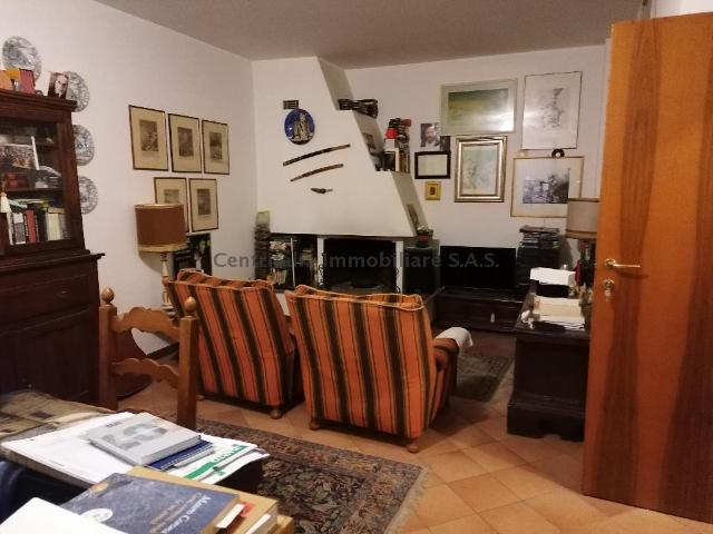 Casa indipendente con giardino in via della linea 33 trasanni, Urbino