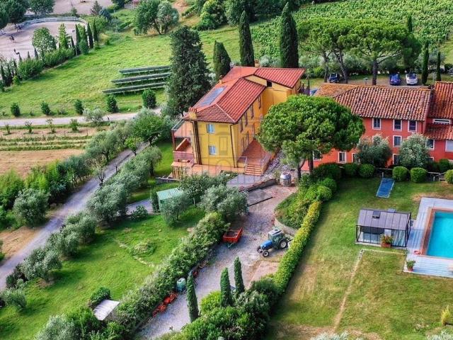 Casa indipendente con giardino in via di montecarlo 59, Lucca