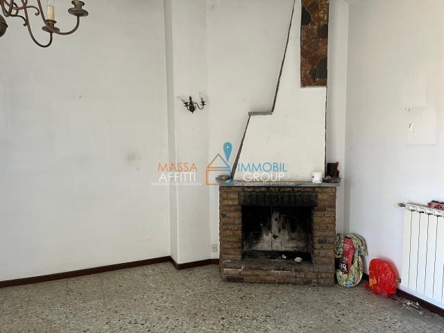 Casa indipendente con giardino in via fresonara 13, Arcola