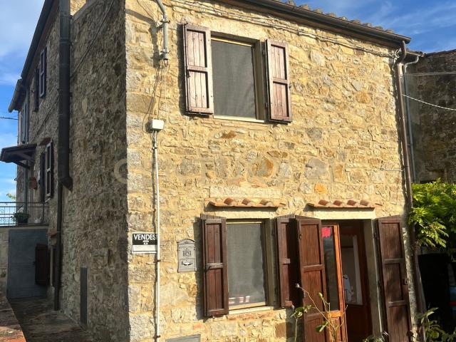 Casa indipendente con giardino in via g. matteotti, Semproniano