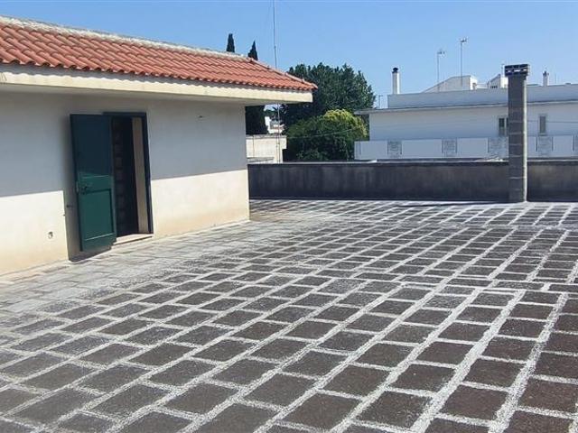 Casa indipendente con giardino in via lazio, Lequile