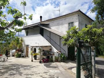Casa indipendente con giardino in via palmiro togliatti 13, Montesilvano