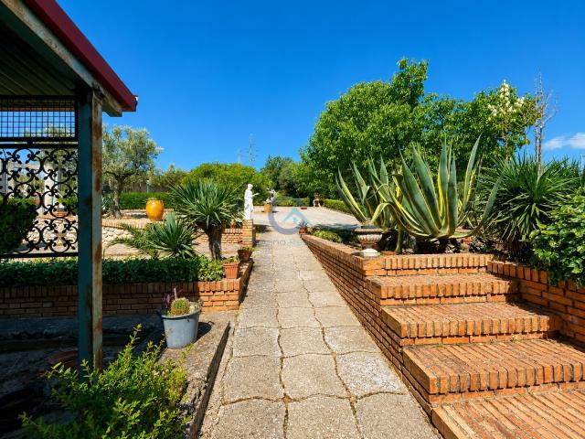 Casa indipendente con giardino in via po 9, Cropani
