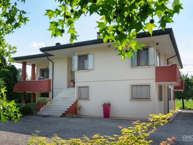 Casa indipendente con giardino in via ponticelli 11, Agugliaro