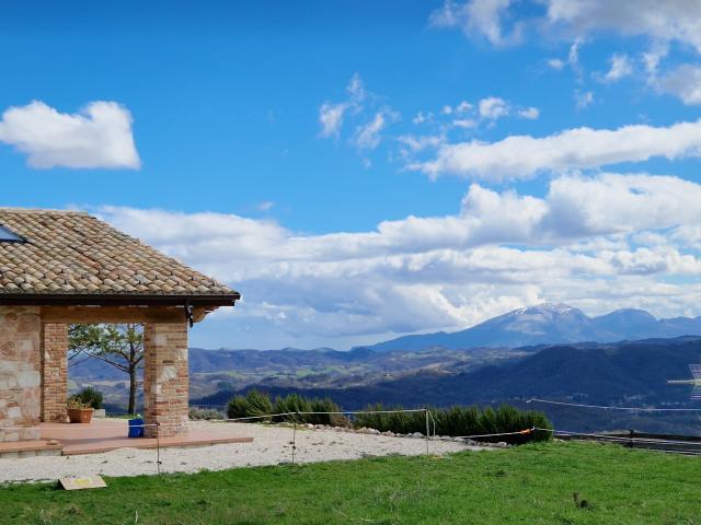 Casa indipendente con giardino in villa casalicchio s.n.c Amandola
