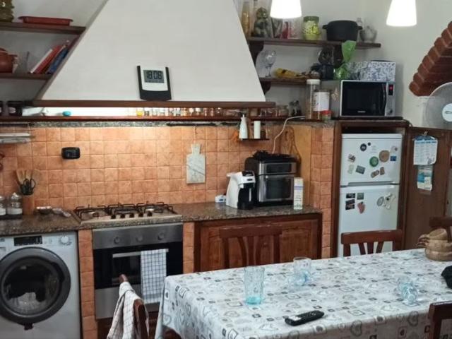 Casa indipendente con giardino, Ortonovo casano