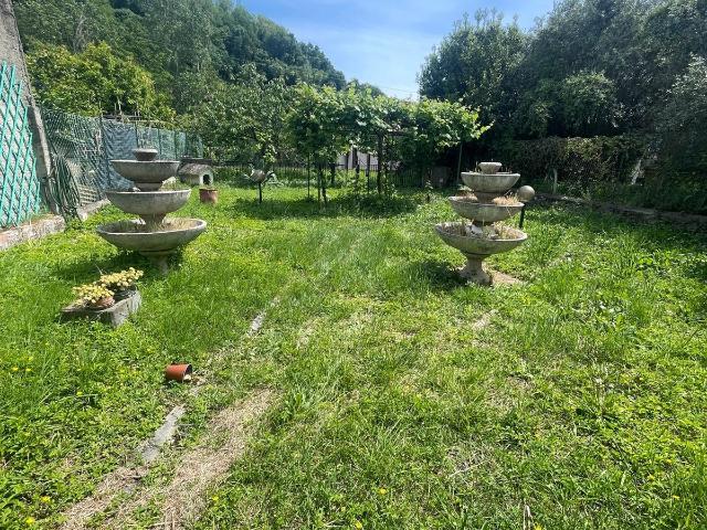 Casa indipendente con giardino, Ortonovo casano