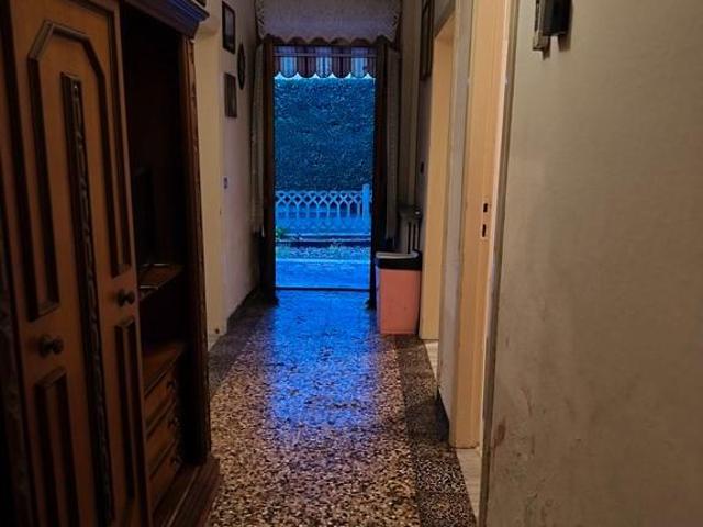 Casa indipendente con giardino, Ortonovo isola