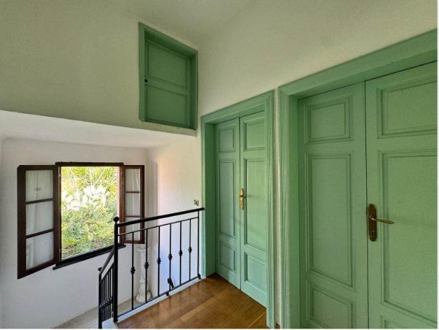 Casa indipendente con giardino, Ortonovo isola