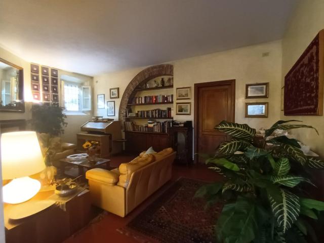 Casa indipendente con giardino, Lucca sant'alessio