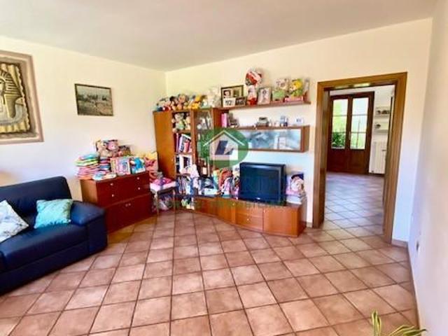 Casa indipendente con giardino, Massa e Cozzile traversagna