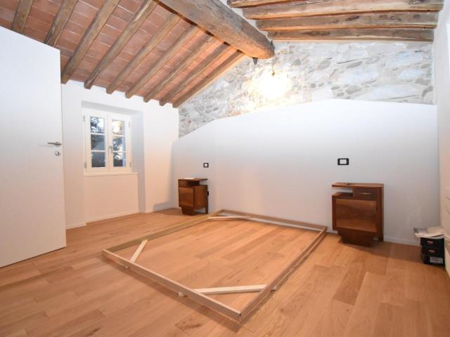 Casa indipendente con giardino, Seravezza pozzi