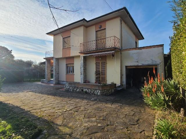 Casa indipendente con giardino, Seravezza ripa