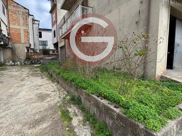 Casa indipendente con giardino, Polistena semicentrale