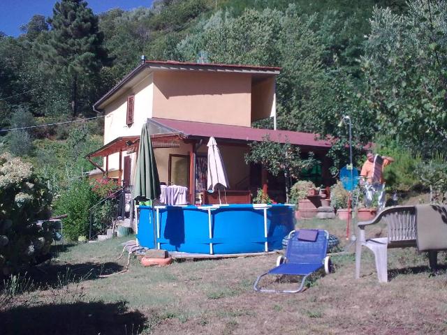 Casa indipendente in vendita a Pescia