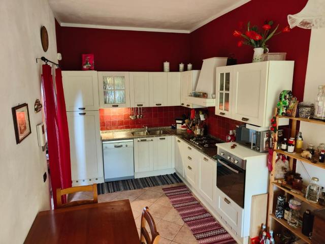 Casa indipendente con terrazzo, Capannori lunata