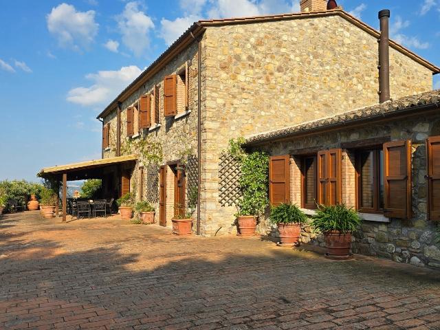 Casa indipendente con terrazzo a Allerona