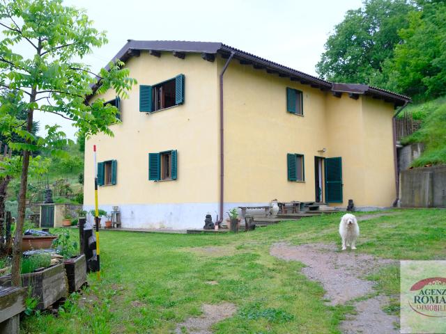 Casa indipendente con terrazzo a Altare