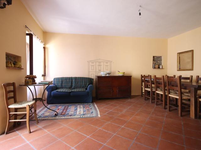Casa indipendente con terrazzo in località ville 15, Pescaglia