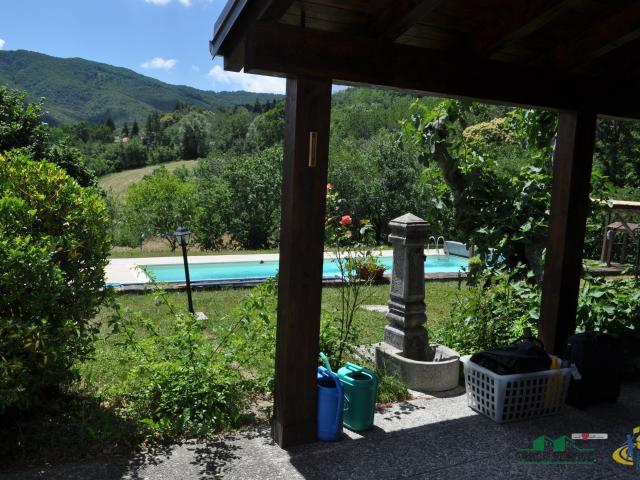 Casa indipendente con terrazzo in via maestri, Valmozzola