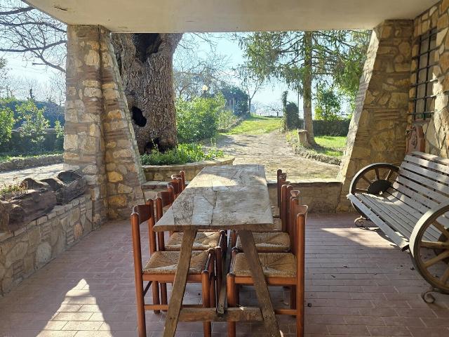 Casa indipendente con terrazzi in via di carnano 8, Montecchio