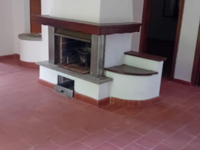Casa indipendente da ristrutturare a Calci