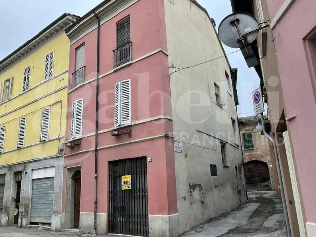 Casa indipendente da ristrutturare a Faenza