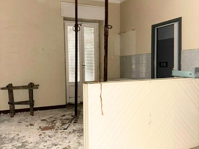 Casa indipendente da ristrutturare, Altamura via piccinni