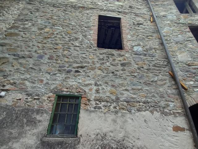Casa indipendente da ristrutturare, Capannori colle di compito
