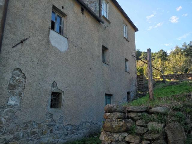 Casa indipendente da ristrutturare in campo benedetto 1, Varese Ligure
