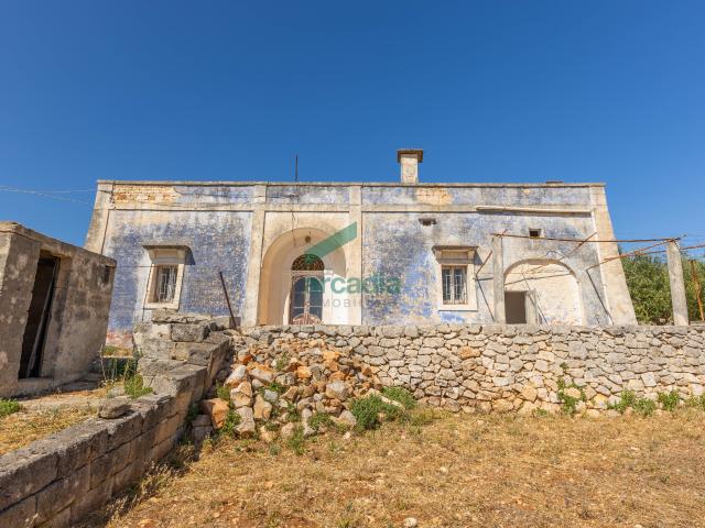 Casa indipendente da ristrutturare in contrada mancini 16, Locorotondo