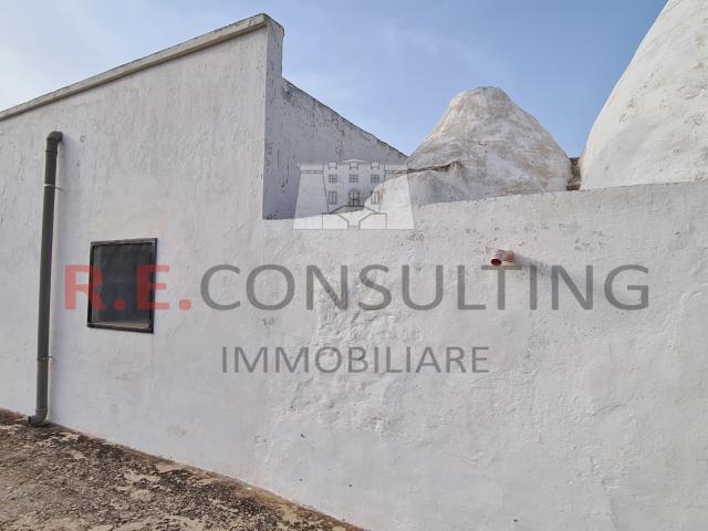 Casa indipendente da ristrutturare in contrada giancone, Martina Franca
